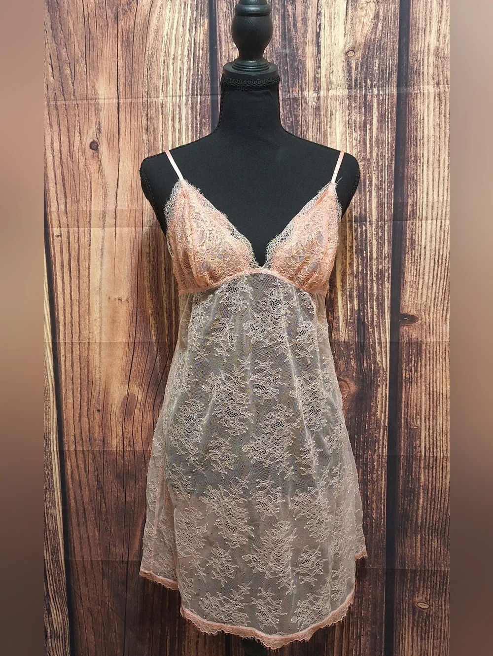 Victoria's Secret Peach Lace Sheer Chemise Slip Womens Size Large. - Picture 2 of 7